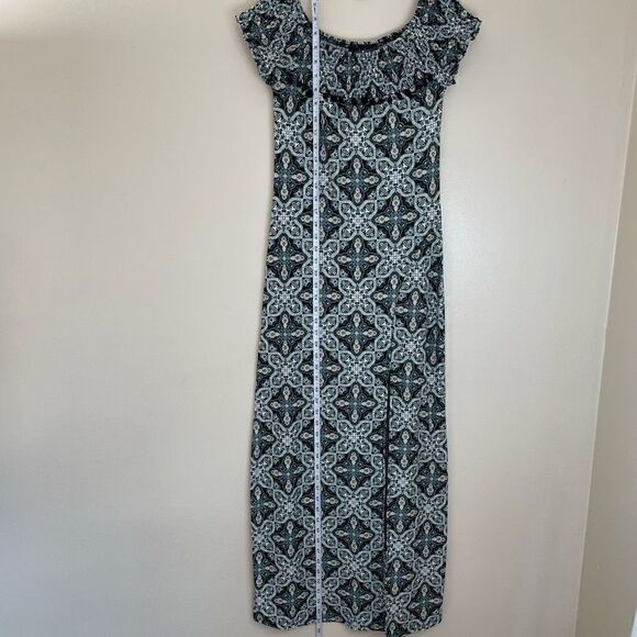 Derek Heart|Maxi Dress|Off the shoulder|Has Stretch|Geometric print - Picture 3 of 12